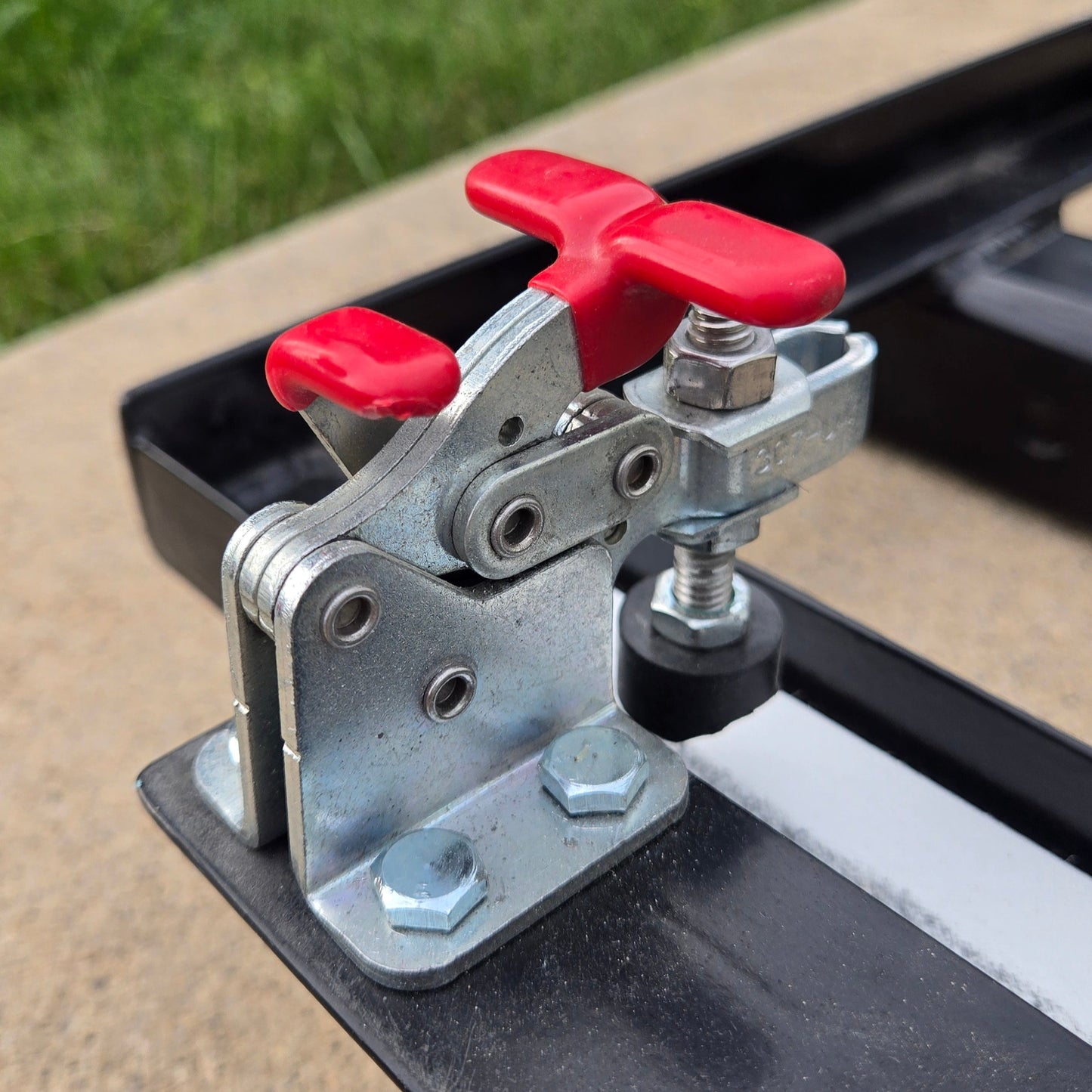 Locking Hitch Rack Clamps